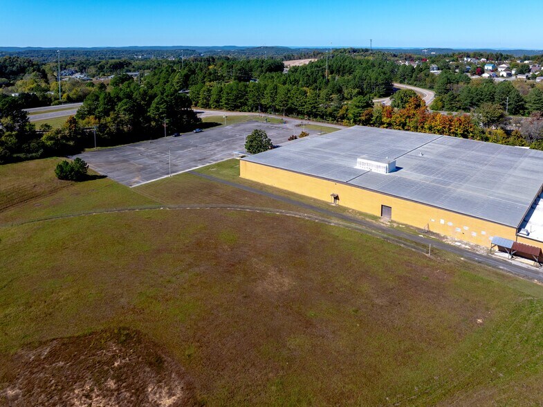 More Photos Of 2000 Overhead Bridge Rd NE, Cleveland Manufacturing For Sale
