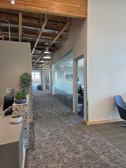 More Photos Of 2713 N 20th Ave, Pasco Office For Lease