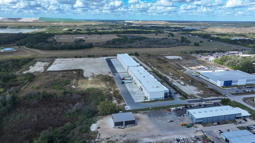 More Photos Of 1585 Centennial Blvd, Bartow Unknown For Lease