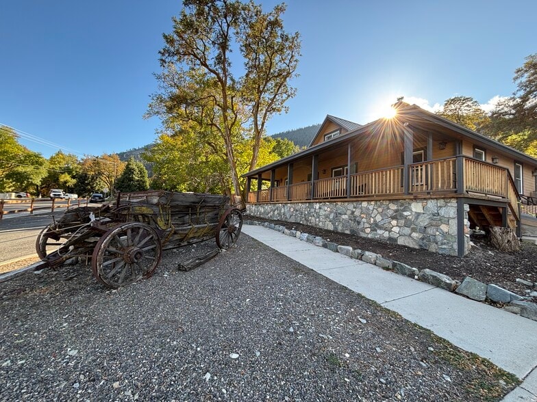 More Photos Of 2276 Main St, Genoa Specialty For Lease