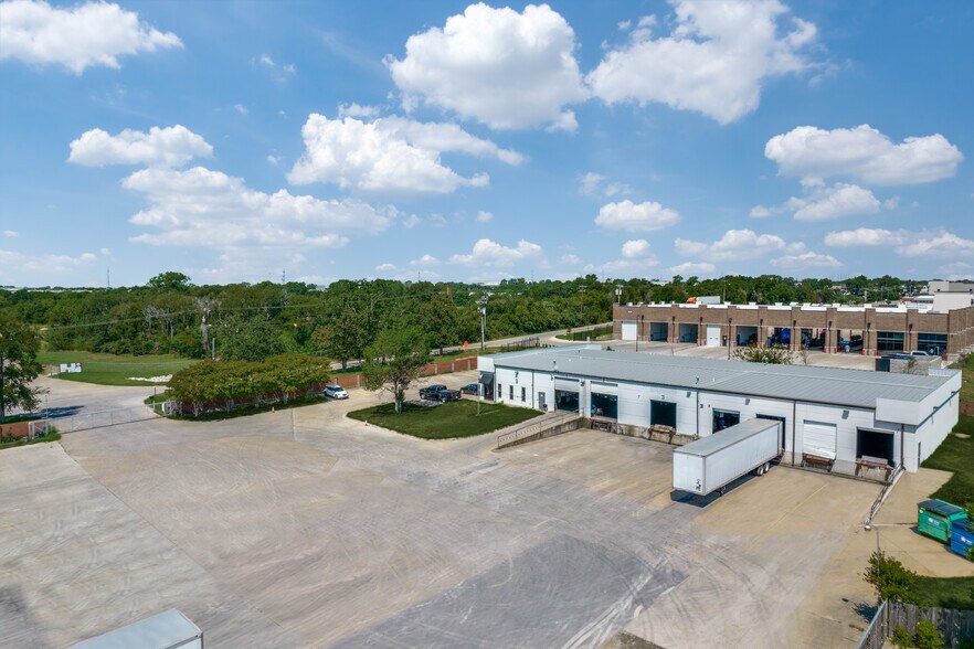 More Photos Of 3025 Hardrock Rd, Grand Prairie Warehouse For Lease