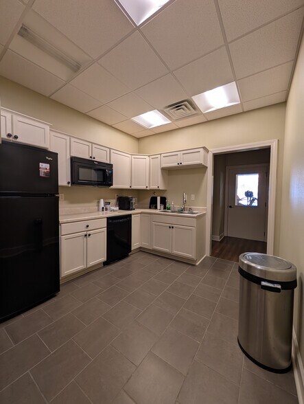 More Photos Of 7110 AR-300, Little Rock Office For Sale