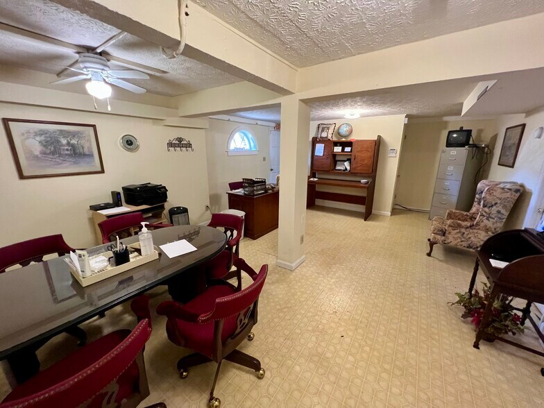 More Photos Of 100 N Fifth St, Manchester Funeral Home For Sale