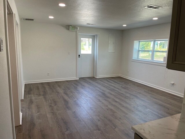 More Photos Of 57 Blackburn Dr, Byhalia Flex For Lease