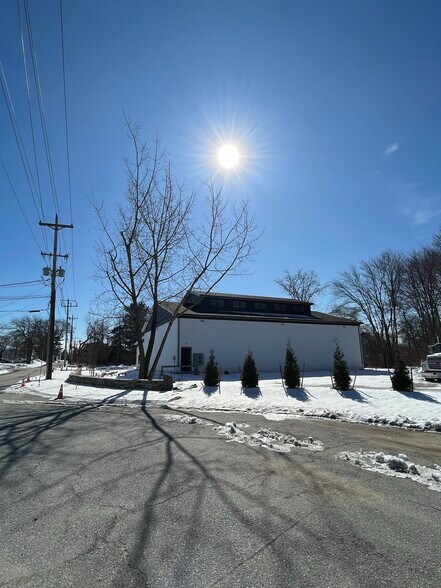 More Photos Of 45 Maple St, Warwick Light Manufacturing For Lease