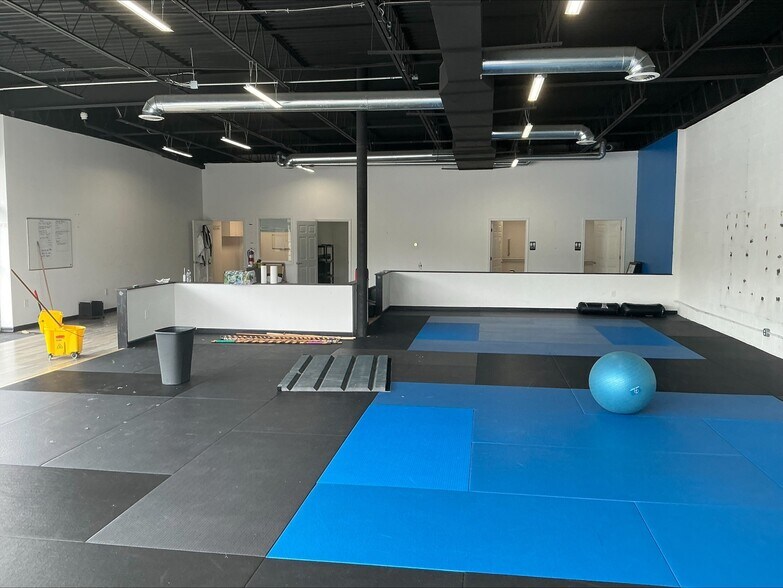 More Photos Of 400 S New Prospect Rd, Jackson Unknown For Lease