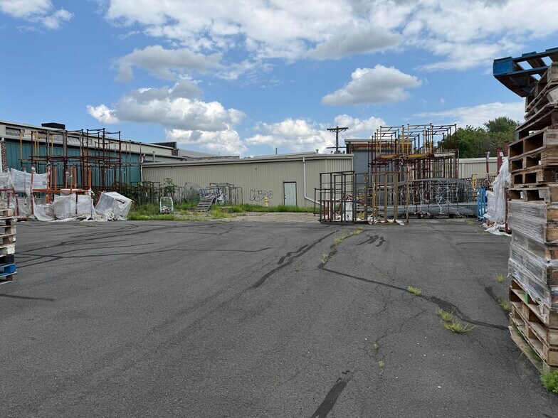 More Photos Of 745 Joyce Kilmer Ave, New Brunswick Warehouse For Lease