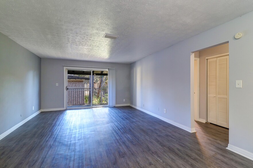More Photos Of 7011 San Ramon Pl, Tampa Apartments For Sale