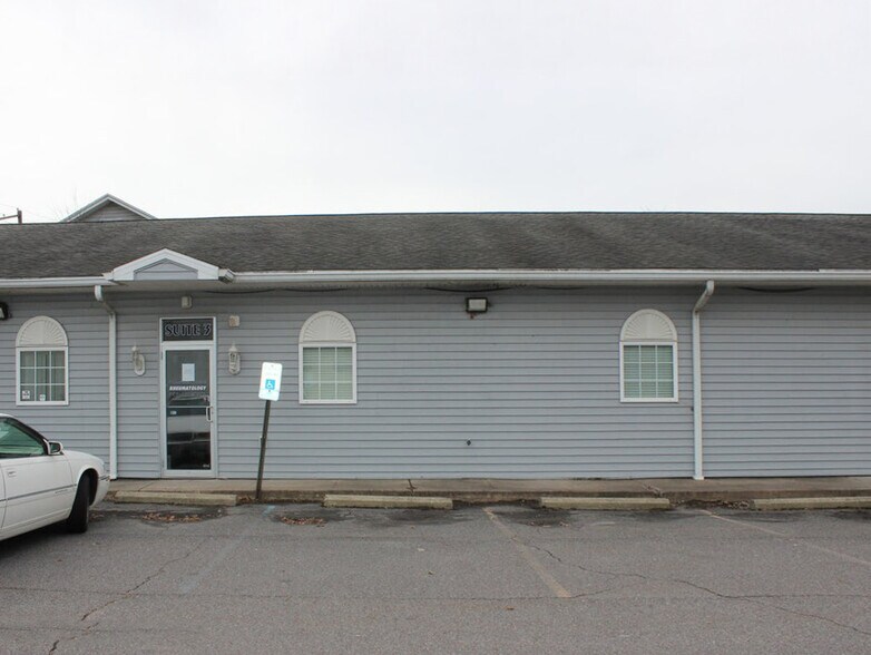 More Photos Of 821 S Main St, Old Forge Medical For Lease