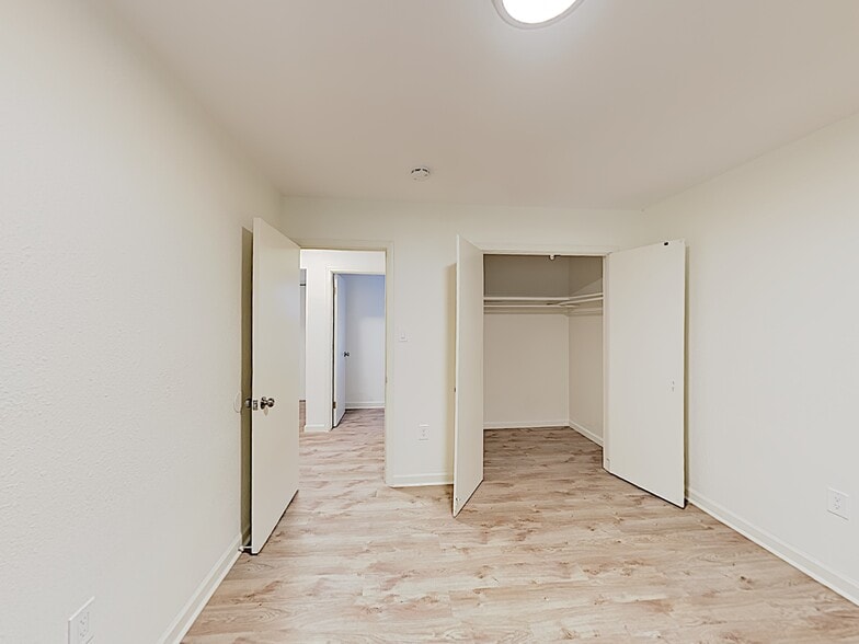 More Photos Of 2065-2081 15th Avenue, Sacramento Apartments For Sale