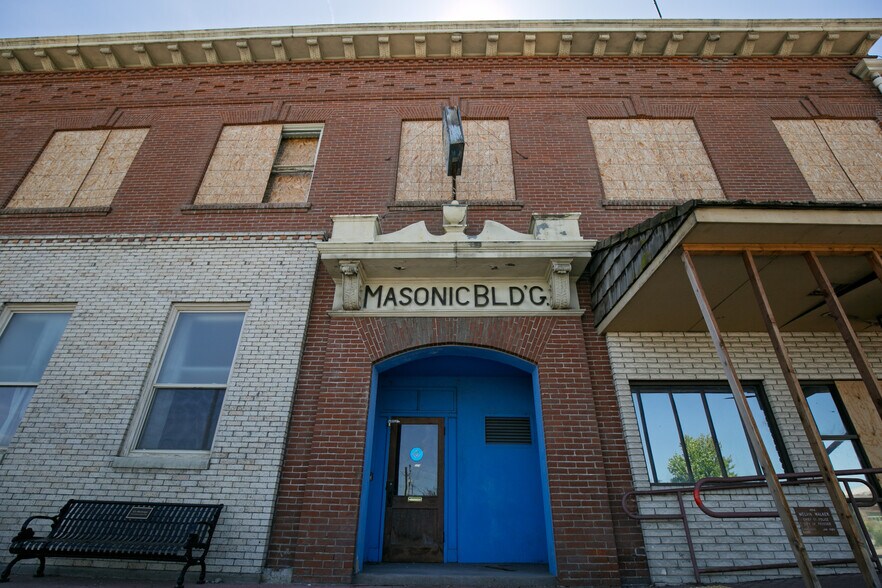 More Photos Of 601 7th St, Prosser General Retail For Sale