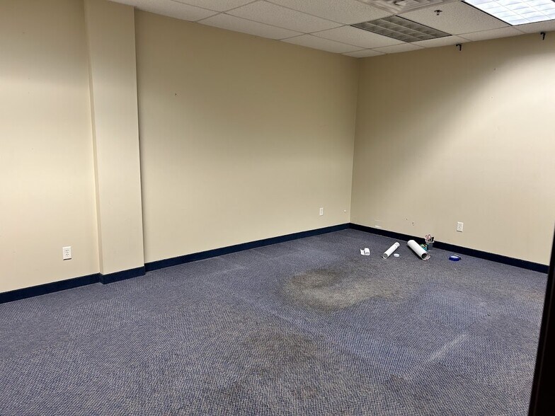 More Photos Of 2440 Clare Ln Ne, Rochester Flex For Sale