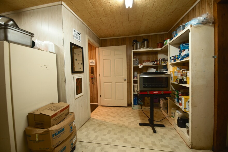 More Photos Of 15745 TX-204, Cushing Specialty For Sale