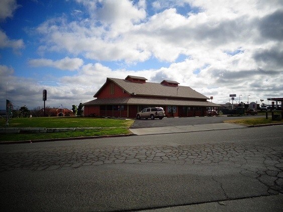 More Photos Of 33225 Hubert Way, Kettleman City Restaurant For Lease
