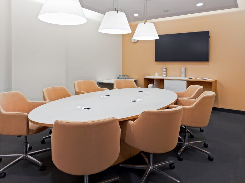 More Photos Of 100 S Juniper St, Philadelphia Coworking Space