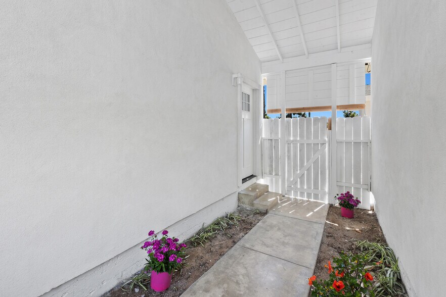 More Photos Of 5590 Shasta Ln, La Mesa Apartments For Sale
