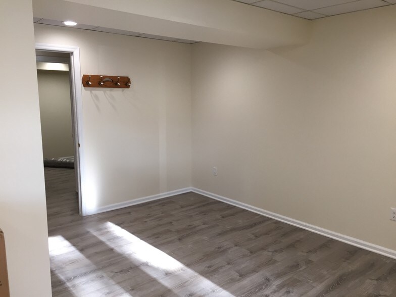 More Photos Of 764 Easton Ave, Somerset Office For Sale