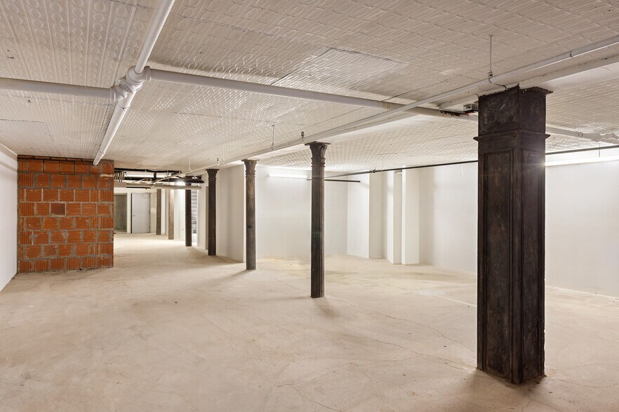 More Photos Of 9-11 White St, New York Apartments For Sale