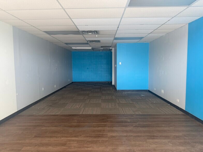 More Photos Of 2715 S Colorado Blvd, Denver Unknown For Lease