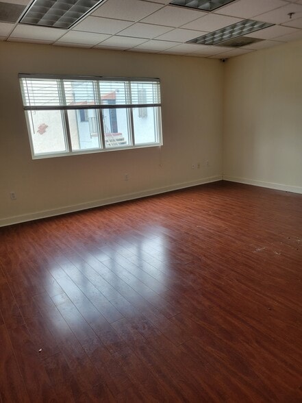 More Photos Of 2600 Foothill Blvd, La Crescenta Office For Lease