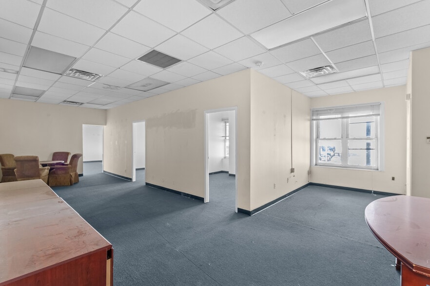 More Photos Of 451-457 Sunrise Hwy, Lynbrook Storefront Retail Office For Lease