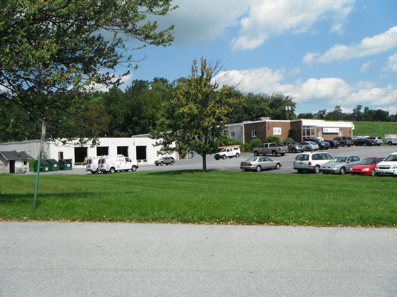 More Photos Of 330 E Park Dr, Harrisburg Warehouse For Lease