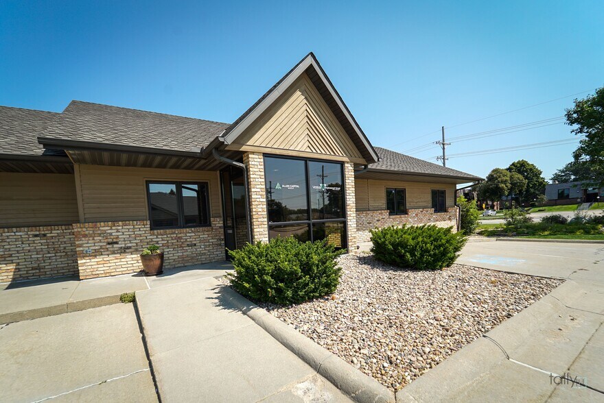 More Photos Of 3032 W Stolley Park Rd, Grand Island Office For Lease