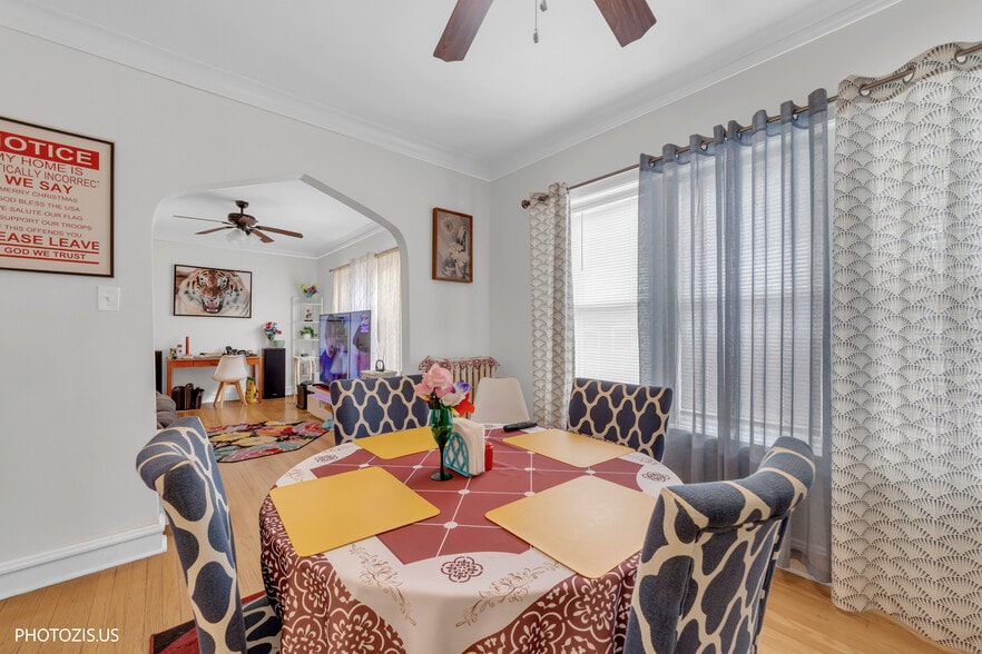 More Photos Of 6533 W North Ave, Oak Park Storefront Retail Office For Sale