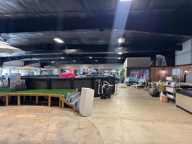 More Photos Of 3001 N I-35 Service Rd, Moore Unknown For Lease
