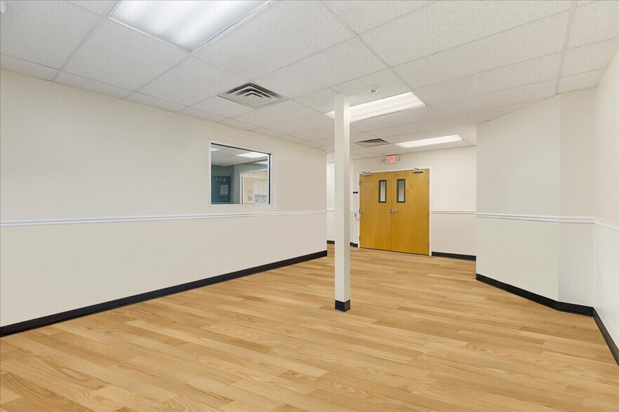 More Photos Of 170 Township Line Rd, Hillsborough Office For Lease