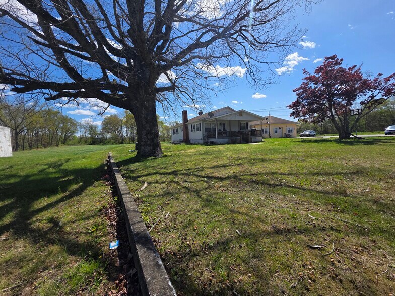 More Photos Of 871 Corkery Ln, Williamstown Apartments For Sale