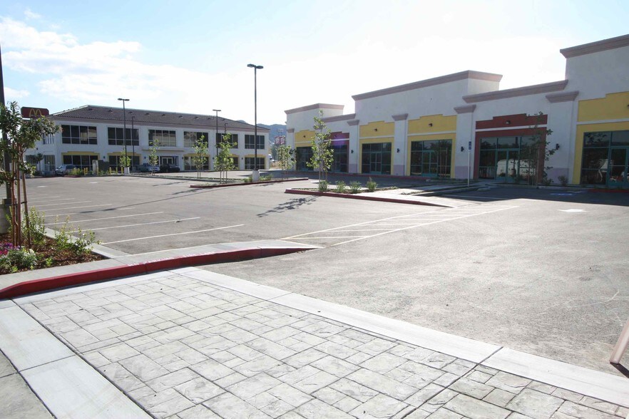 Primary Photo Of 31929 Castaic Rd, Castaic Freestanding For Lease