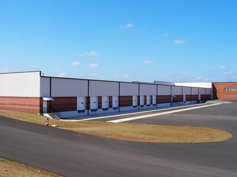 More Photos Of 1000 N Cannon Ave, Lansdale Warehouse For Lease