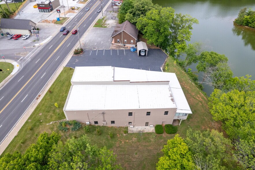 More Photos Of 410 Dinah Shore Blvd, Winchester Office Residential For Sale