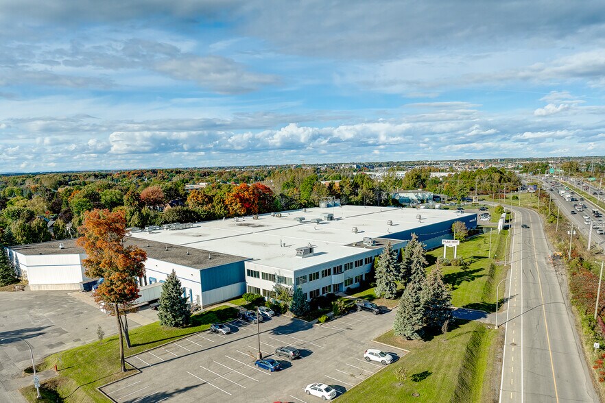 More Photos Of 1821-1825 Boul Lionel-Bertrand, Boisbriand Manufacturing For Lease