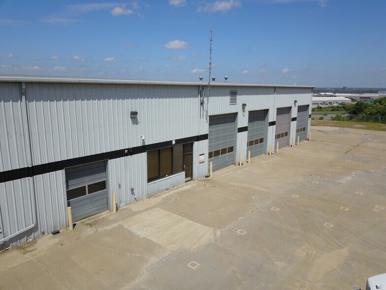 More Photos Of 8400 E Truman Rd, Kansas City Manufacturing For Sale