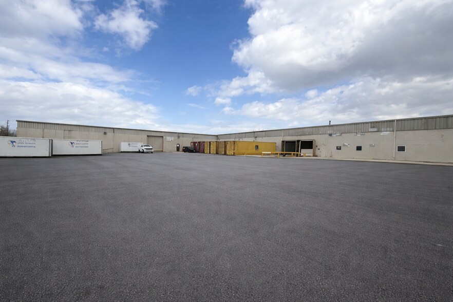 More Photos Of 1721 Dove St, Port Huron Warehouse For Lease