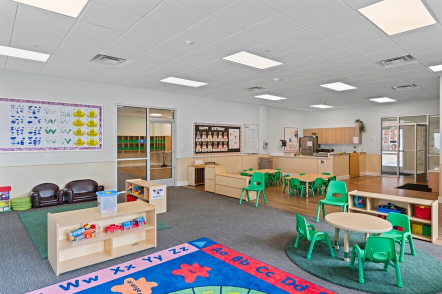 More Photos Of 42525 Tall Cedars Pkwy, Chantilly Schools For Lease