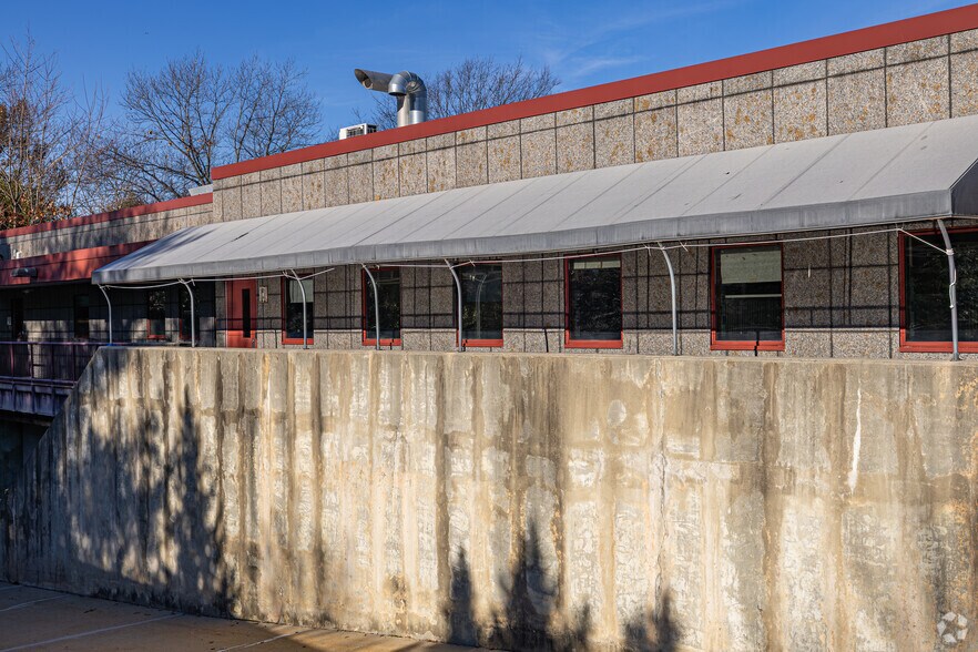 More Photos Of 197 Hance Ave, Tinton Falls Office For Sale