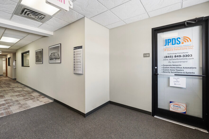 More Photos Of 3 Neptune Rd, Poughkeepsie Self Storage For Lease