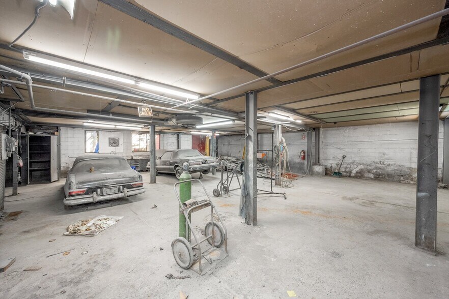 More Photos Of 138 Oakley Ave, White Plains Auto Repair For Sale