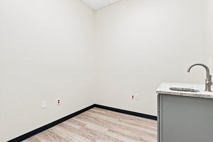 More Photos Of 119 E Lehigh Ave, Philadelphia Healthcare For Lease
