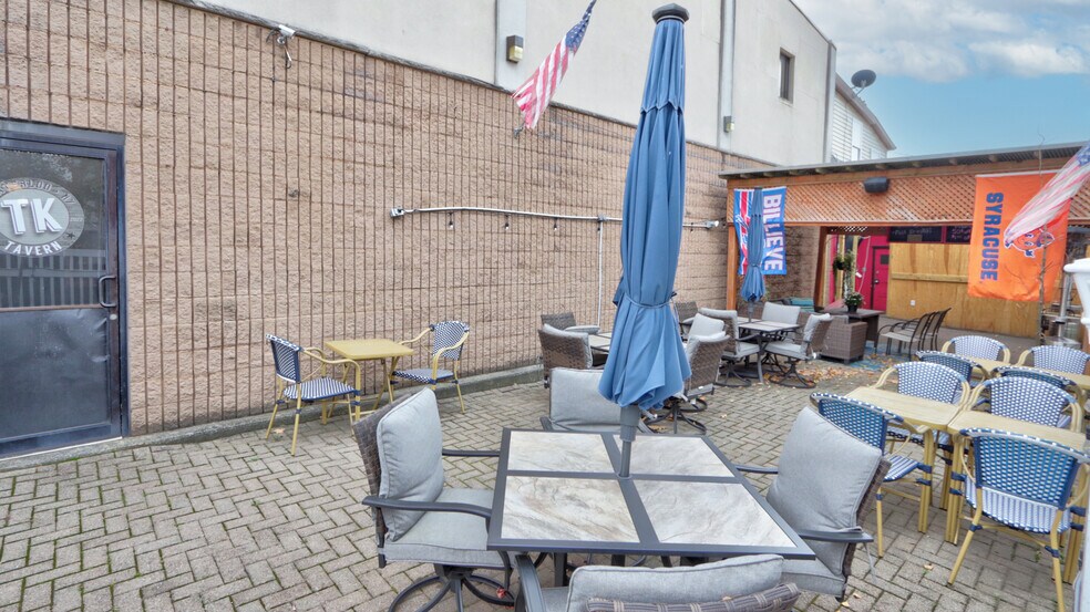 More Photos Of 14 E Main St, Waterloo Town Bar For Sale