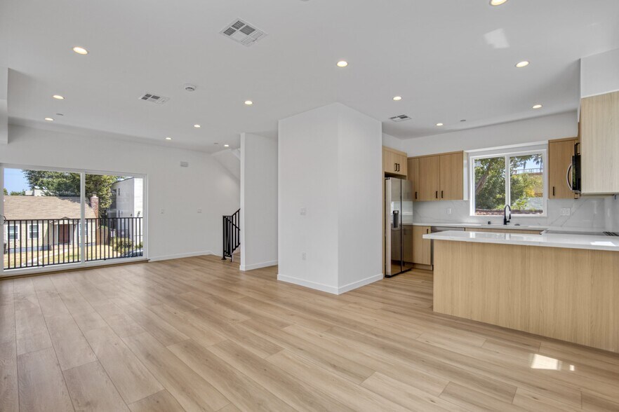 More Photos Of 10828 Hesby St, North Hollywood Apartments For Sale