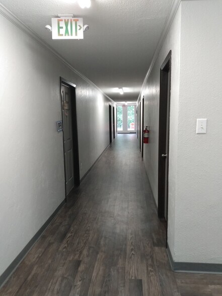 More Photos Of 2019B S Henderson Blvd, Kilgore Medical For Lease