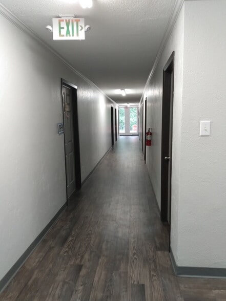 More Photos Of 2019B S Henderson Blvd, Kilgore Medical For Sale