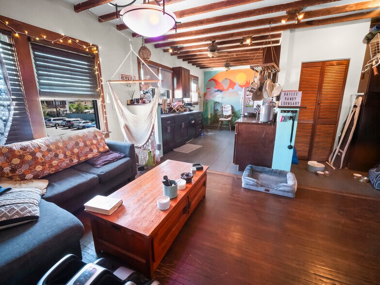 More Photos Of 1944 E 4th St, Long Beach Storefront Retail Residential For Sale