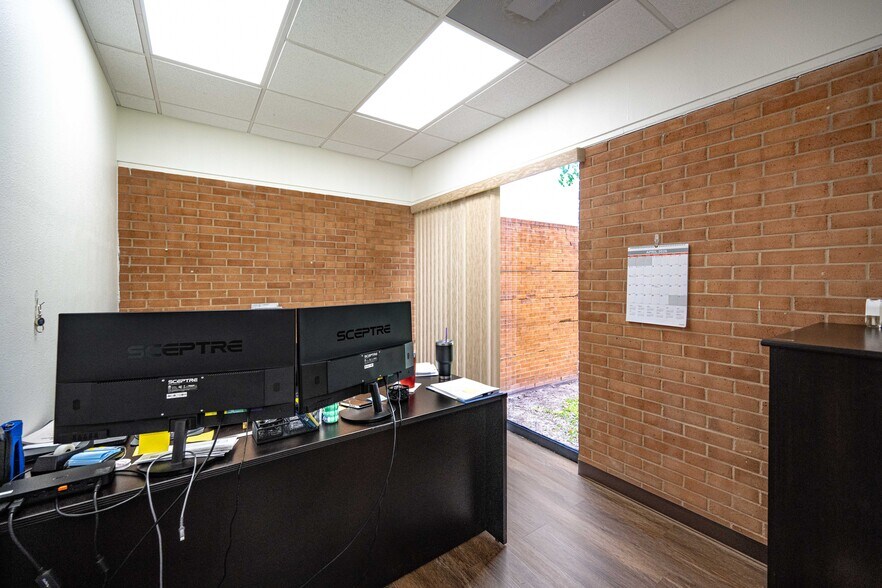 More Photos Of 1500 W Highway 6, Alvin Truck Terminal For Sale