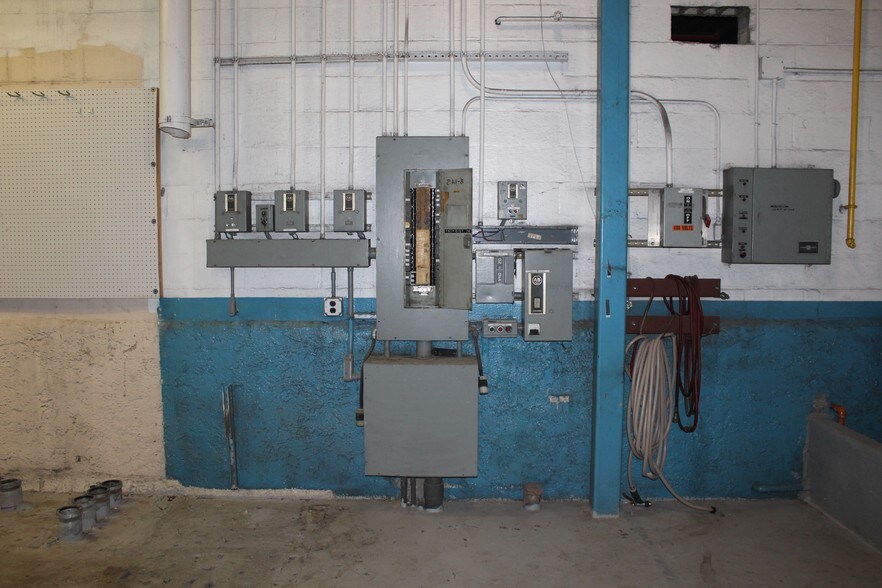 More Photos Of 700 Nepperhan Ave, Yonkers Warehouse For Sale