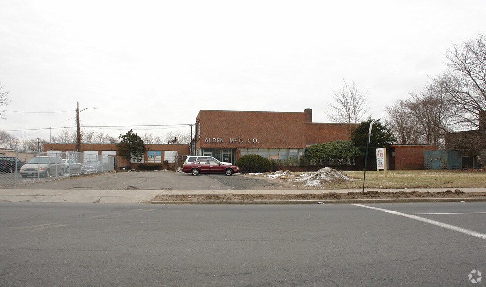 More Photos Of 3030 Main St, Hartford Manufacturing For Sale
